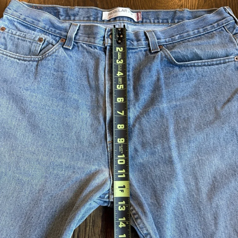 Vintage Levi's 505 Jeans Mens 38x32 Blue Pockets Regular Fit Denim Light Wash